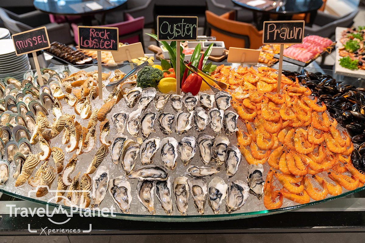 Seafood Buffet The Station Mercure Makkasan Bangkok